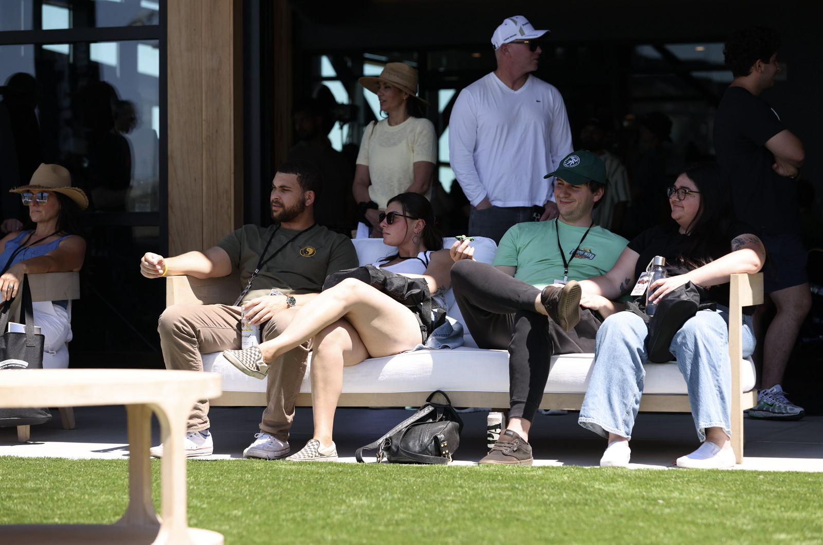Turn 11 couches lounge